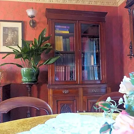 Pomona Bed & Breakfast 4*