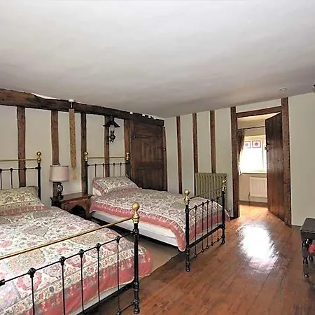 Pomona Bed & Breakfast 4*