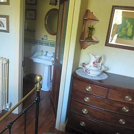 Pomona Bed & Breakfast 4*